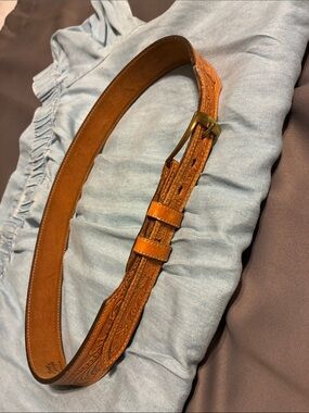 Tony Lama size 30 Tapered Tan Leather Belt with Brass Buckle